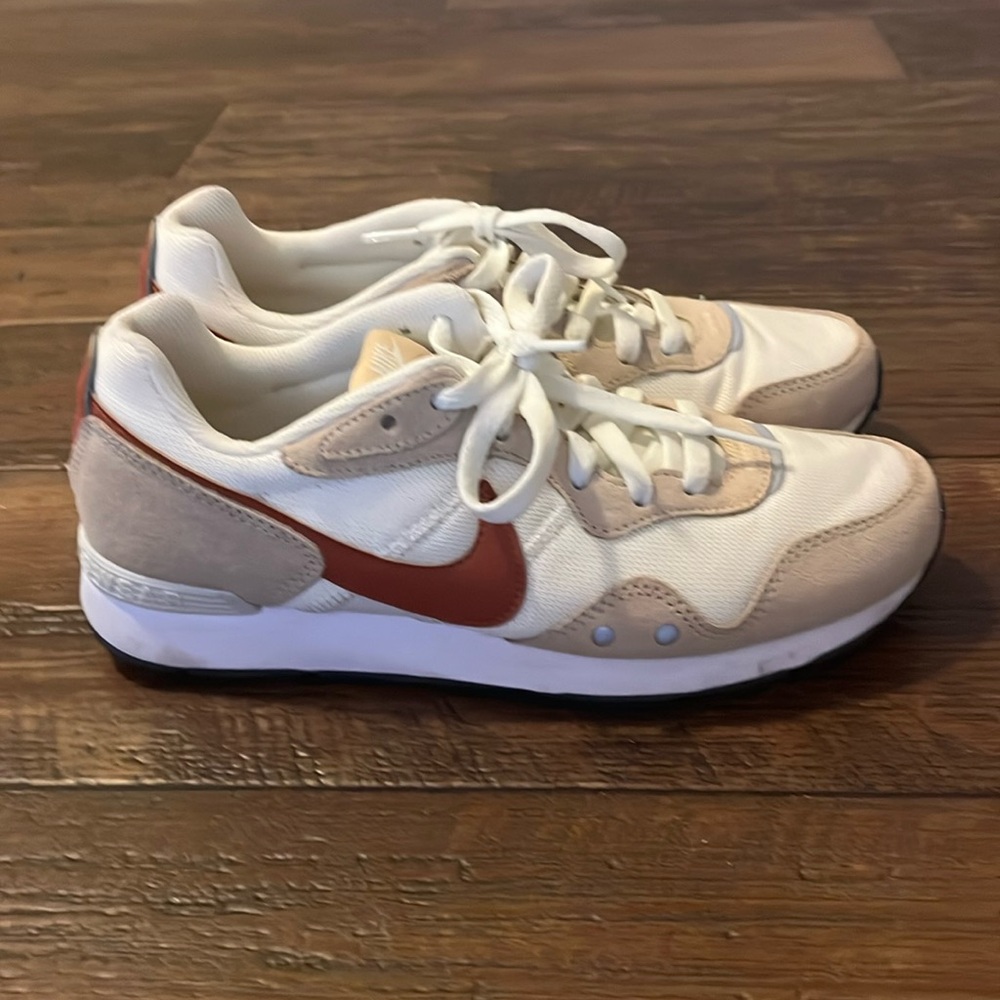 Nike Waffle shoes Womens